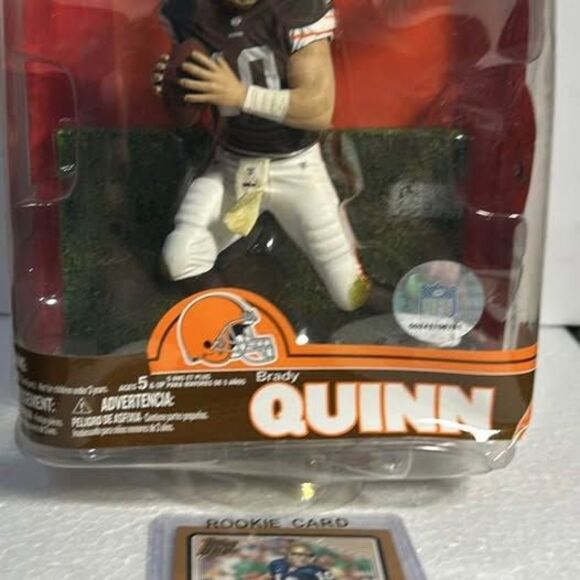 2007 Brady Quinn McFarland Browns Figurine & Topps Opp RC Card Notre Dame #101 - Picture 1 of 5